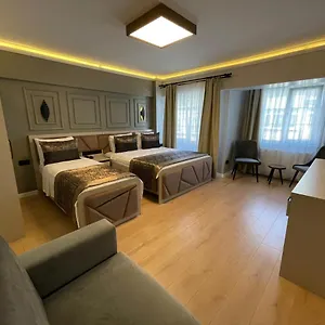 Azra Sultan & Istanbul